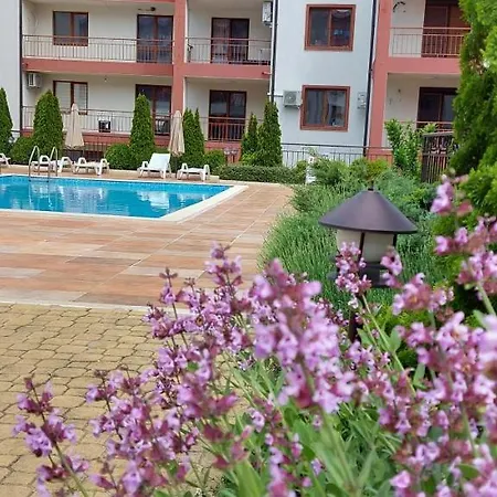 Coco Coworking & Coliving Apartment Aheloy