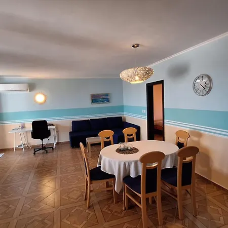 Apartment Coco Coworking & Coliving Aheloy